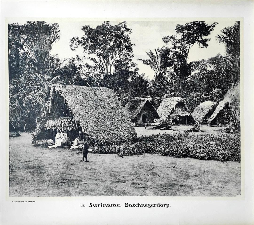 Schoolplaat 158. Suriname. Boschnegerdorp